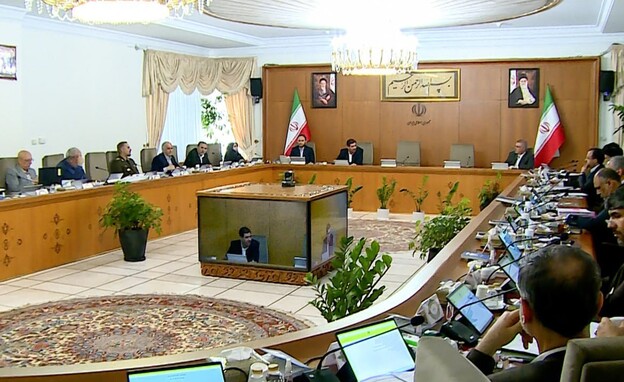 כינוס מיוחד של ממשלת איראן לאחר תאונת המסוק 