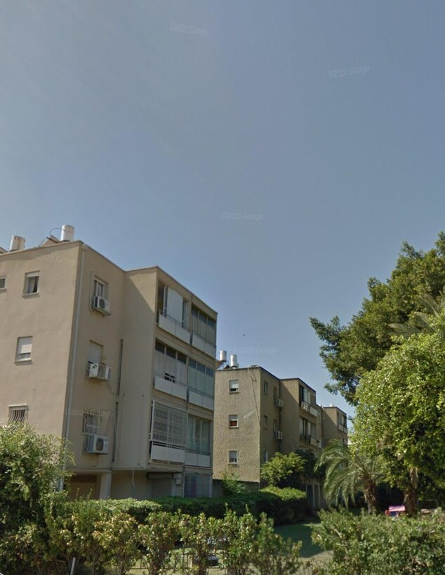 בניינים ברחובות שמעוני וקרני ברמת אביב בתל אביב (צילום: google maps)