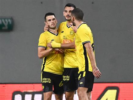 לפני שזלטאנוביץ` הכפיל (ברני ארדוב)