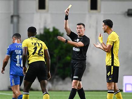 בא לשכונה שופט חדש. קליין (ברני ארדוב)