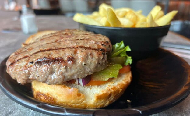 ההמבורגר המנצח (צילום: לין לוי, mako אוכל)