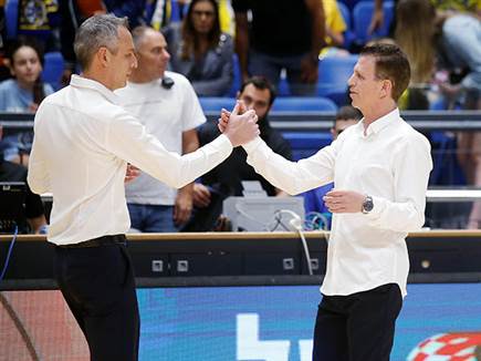 הפנים לפלייאוף (אלן שיבר)