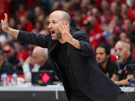 אולי במשחק הבא. עמית שרף (לירון מולדובן)