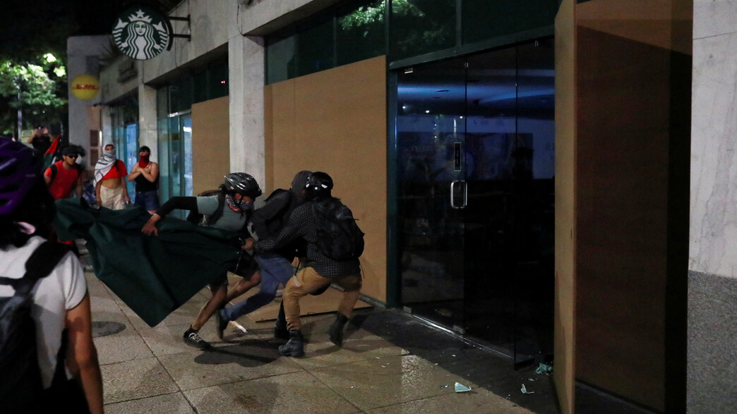 הפגנה פרו-פלסטינית מחוץ לשגרירות ישראל במקסיקו