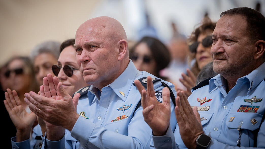 ניצב אבשלום פלד ומפכ"ל המשטרה קובי שבתאי בטקס ניצב אבשלום פלד ומפכ"ל המשטרה קובי שבתאי בטקס
