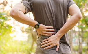 כאב גב (צילום: shutterstock)