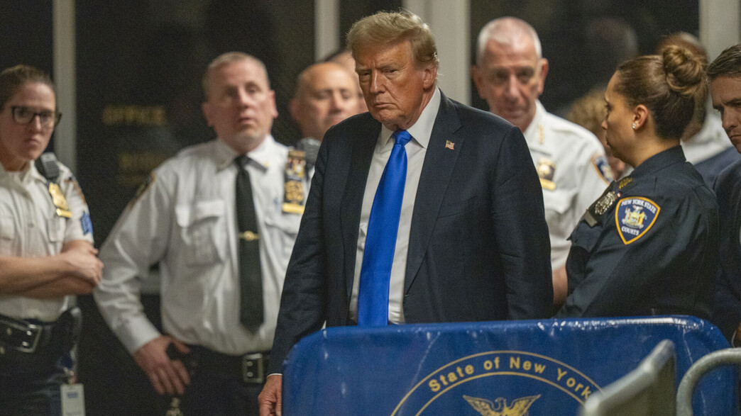 טראמפ ביציאה מבית המשפט