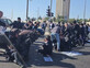 חרדים שמפגינים נגד גיוס לצבא חוסמים את התנועה מחוץ לביהמ"ש העליון (צילום: N12)