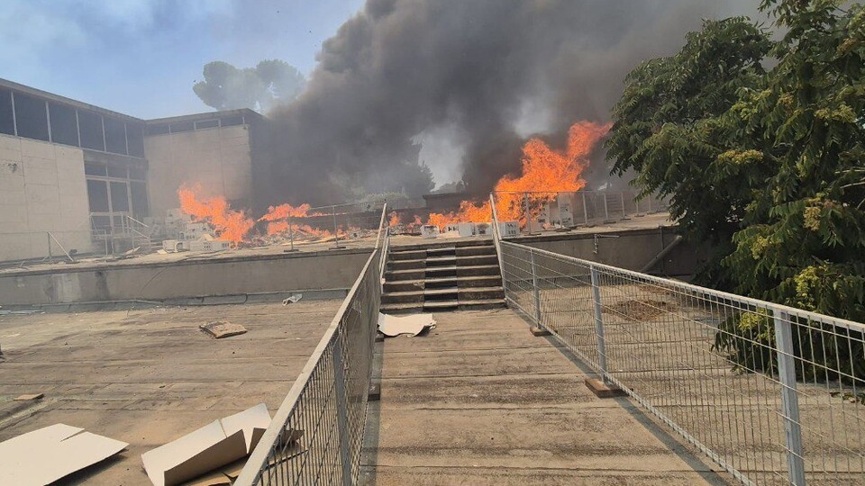 שריפת חורש וצמחייה בעמק המצלבה ובמוזיאון ישראל (צילום: תיעוד מבצעי כב"ה מחוז ירושלים)