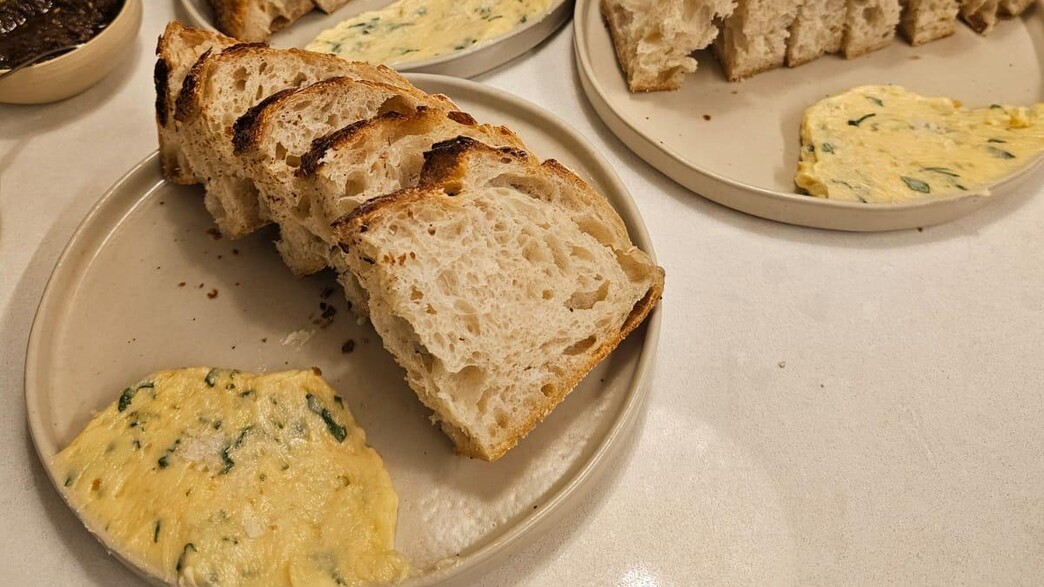 חמאת שום מתובלת