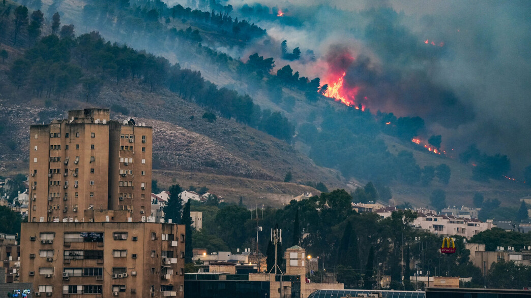שרפות בעקבות שיגורי חיזבאללה סמוך לקריית שמונה (צילום: אייל מרגולין, פלאש 90)