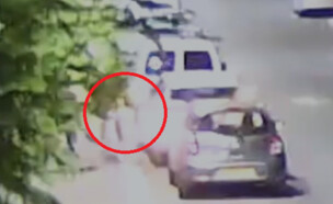 פרץ לרכב בקריית מוצקין וגנב רכוש יקר ערך (צילום: דוברות המשטרה)