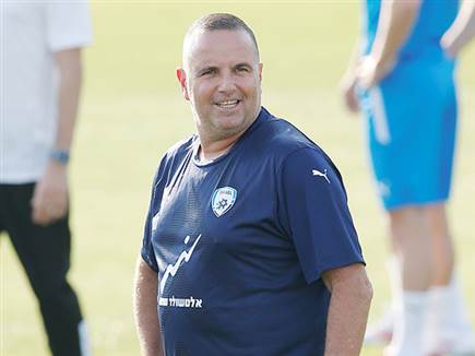 מוכן להופעת הבכורה. רן בן שמעון (אלן שיבר)