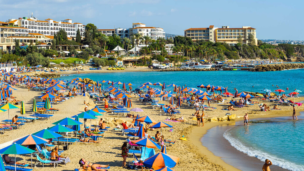 פאפוס קפריסין חוף (צילום: Roman Evgenev, shutterstock)