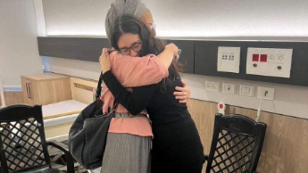 נועה ארגמני עם דיצה אמא של אבינתן אור נועה ארגמני עם דיצה אמא של אבינתן אור