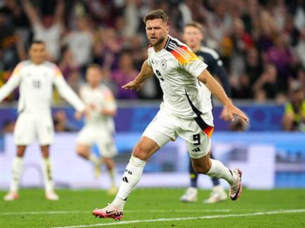 וגם פולקרוג המחליף (GETTY)