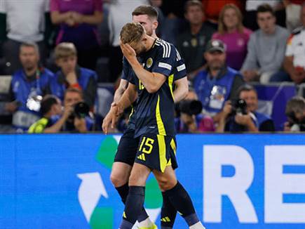 סקוטלנד תרצה לשכוח את הלילה הזה (GETTY)