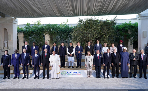 מנהיגי ה-G7 ומנהיגים אורחים שהשתתפו בפסגה באיטליה (צילום: רויטרס)