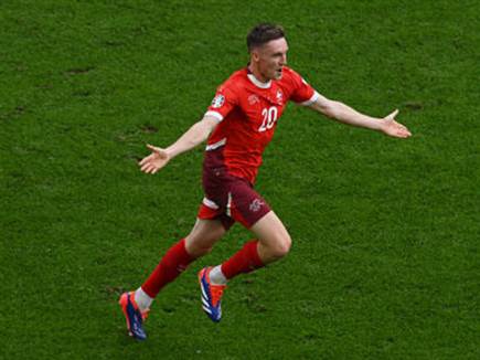 אבישר חגג שער ובישול (GETTY)