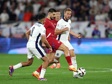 מיטרוביץ` לא הצליח להבקיע בצד השני (getty)