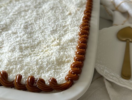 עוגת ביסקוויטים עם ריבת חלב וקוקוס (צילום: חנושה (בת חן שמעיה), mako אוכל)
