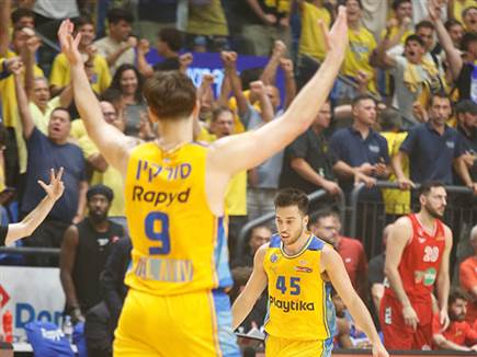 אבל העוצמה הצהובה בלטה במחצית השנייה (צילום: אלן שיבר)