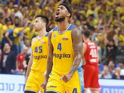 מכבי תל אביב שוב אלופה (צילום: אלן שיבר)