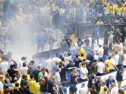 יותר מדי דברים מיותרים קרו הערב (צילום: אלן שיבר)