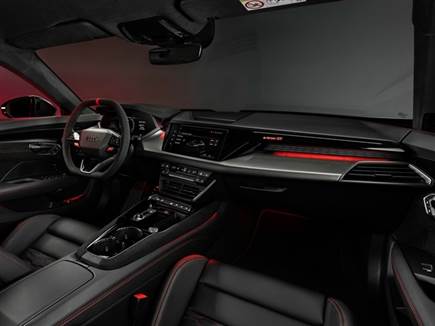 תא הנוסעים בגרסת ה-RS