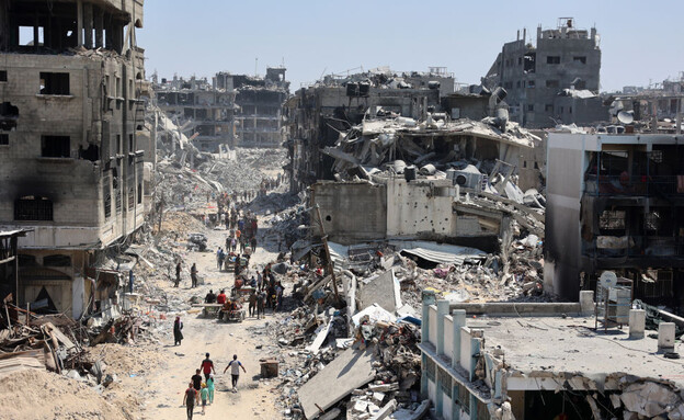 האזור לאחר תקיפה (צילום: OMAR AL-QATTAA/AFP via Getty Images)