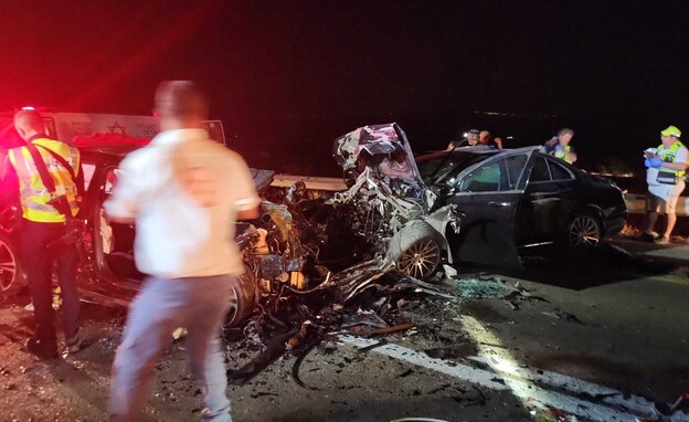 זירת התאונה בערבה (צילום: דוברות כב
