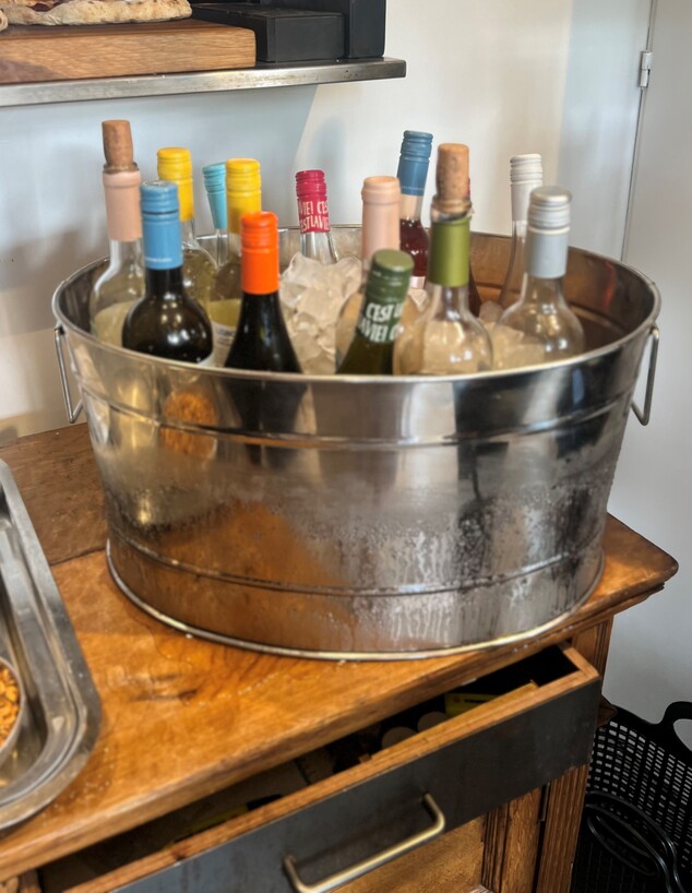 יינות לבנים, רוזה וגם אדומים במחיר נגיש (צילום: ניצן לנגר, mako אוכל)