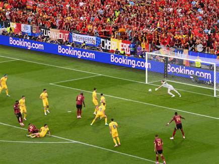 טילמנס כבש את הראשון כבר אחרי דקה ו-13 שניות (Justin Setterfield/Getty Images)