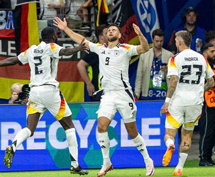 גרמניה נשארת בפסגה (getty)