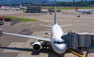 מטוס איבריה נמל תעופה  (צילום: Michael Derrer Fuchs, shutterstock)