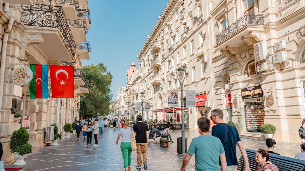 באקו מטיילים אזרבייג'ן  (צילום: NavinTar, shutterstock)