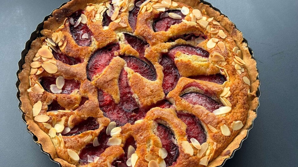 עוגת פאי שזיפים עוגת פאי שזיפים