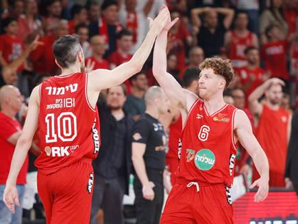 קמה לתחייה, ובגדול. הפועל ת“א (צילום: אלן שיבר) (צילום: ספורט 5)