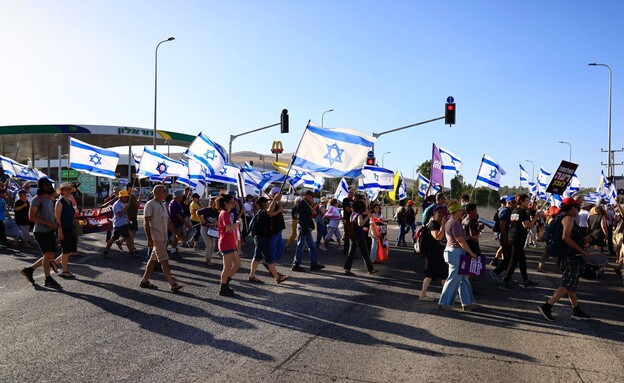 הפגנות וחסימות בכביש 90, סמוך לקיבוץ עמיעד (צילום: אורי יפה)