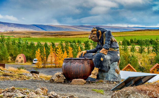 פסל טרול איסלנד (צילום: anderm, shutterstock)