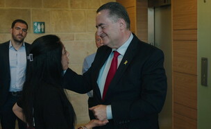 עינב צנגאוקר והשר ישראל כ"ץ (צילום: חדשות 12)