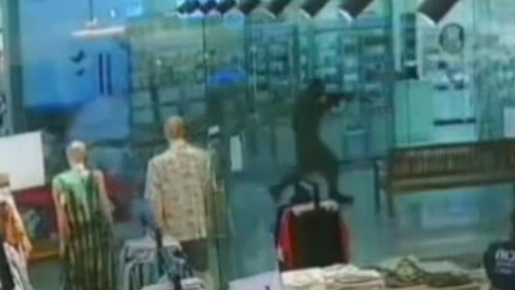 תיעוד הפיגוע בקניון בכרמיאל