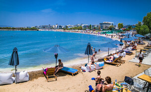 אתונה יוון חוף (צילום: Aleksandar Todorovic, shutterstock)