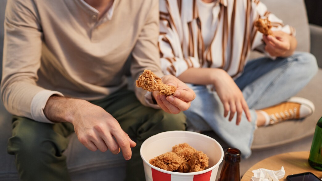 אוכלים מזון מעובד אוכלים מזון מעובד