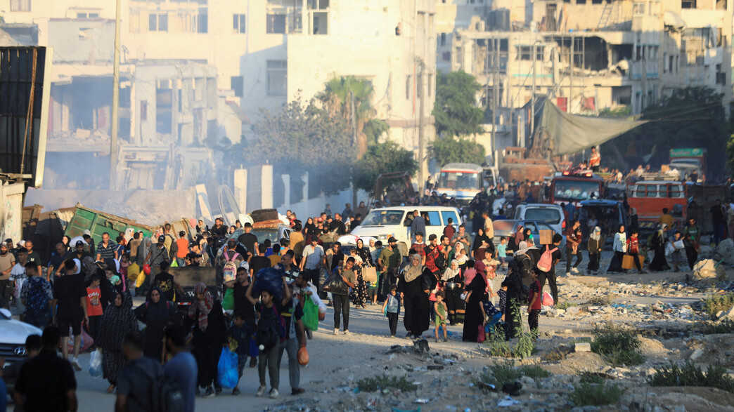 אלפי פלסטינים נמלטו מבתיהם בדרום העיר עזה