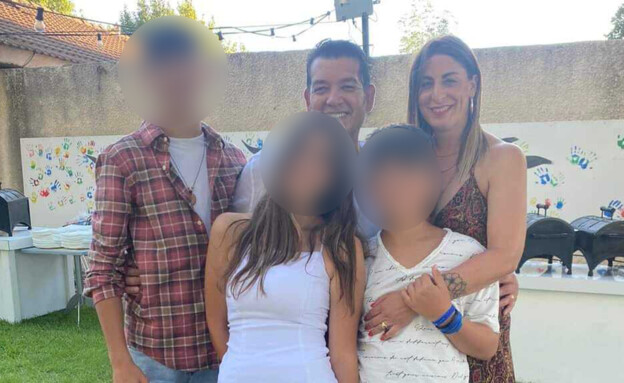 משפחתם של נועה וניר ברנס ז"ל מאורטל שנהרגו מפגיעה 