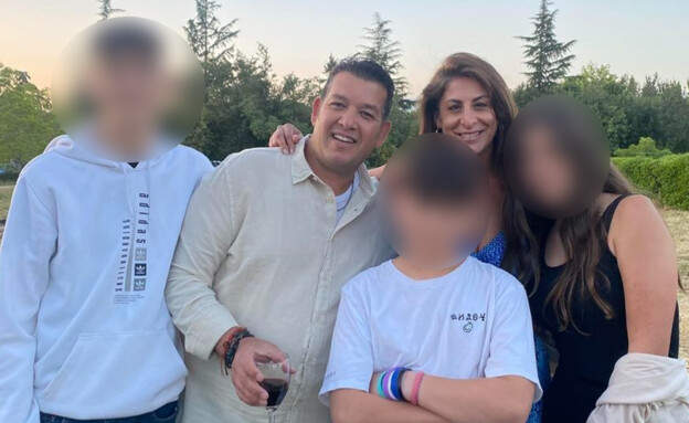 משפחתם של נועה וניר ברנס ז"ל מאורטל שנהרגו מפגיעה 