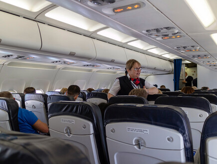 בריטיש איירווייז הודיעה: מעכשיו אסור לצלם אנשים אחרים בטיסה