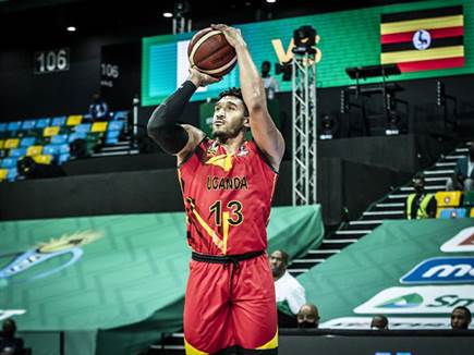 הצטיין במדי נבחרת אוגנדה (FIBA) (צילום: ספורט 5)