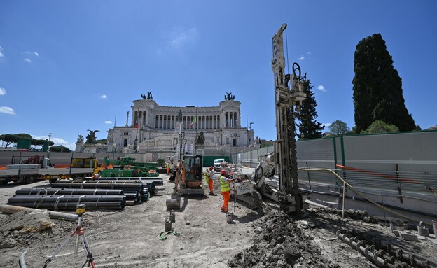 רומא שיפוצים שנת היובל (צילום: ANDREAS SOLARO , getty images)